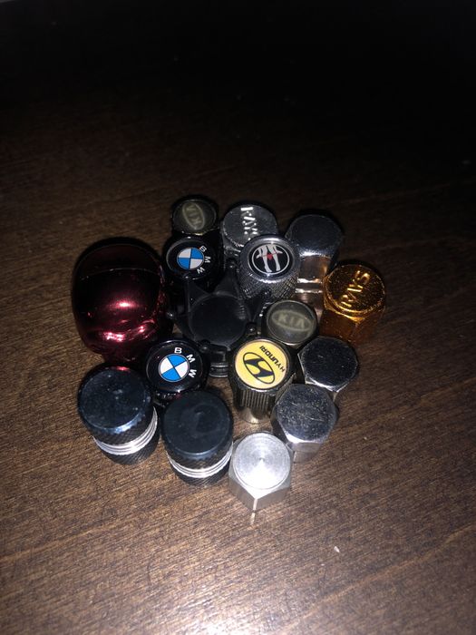 Колпачки разные.