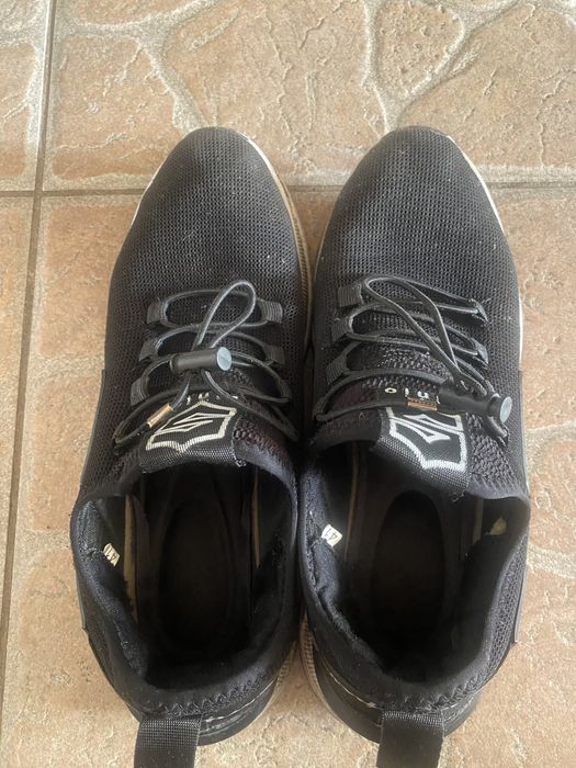 Продам крососовки размер 40 покупали в Кари