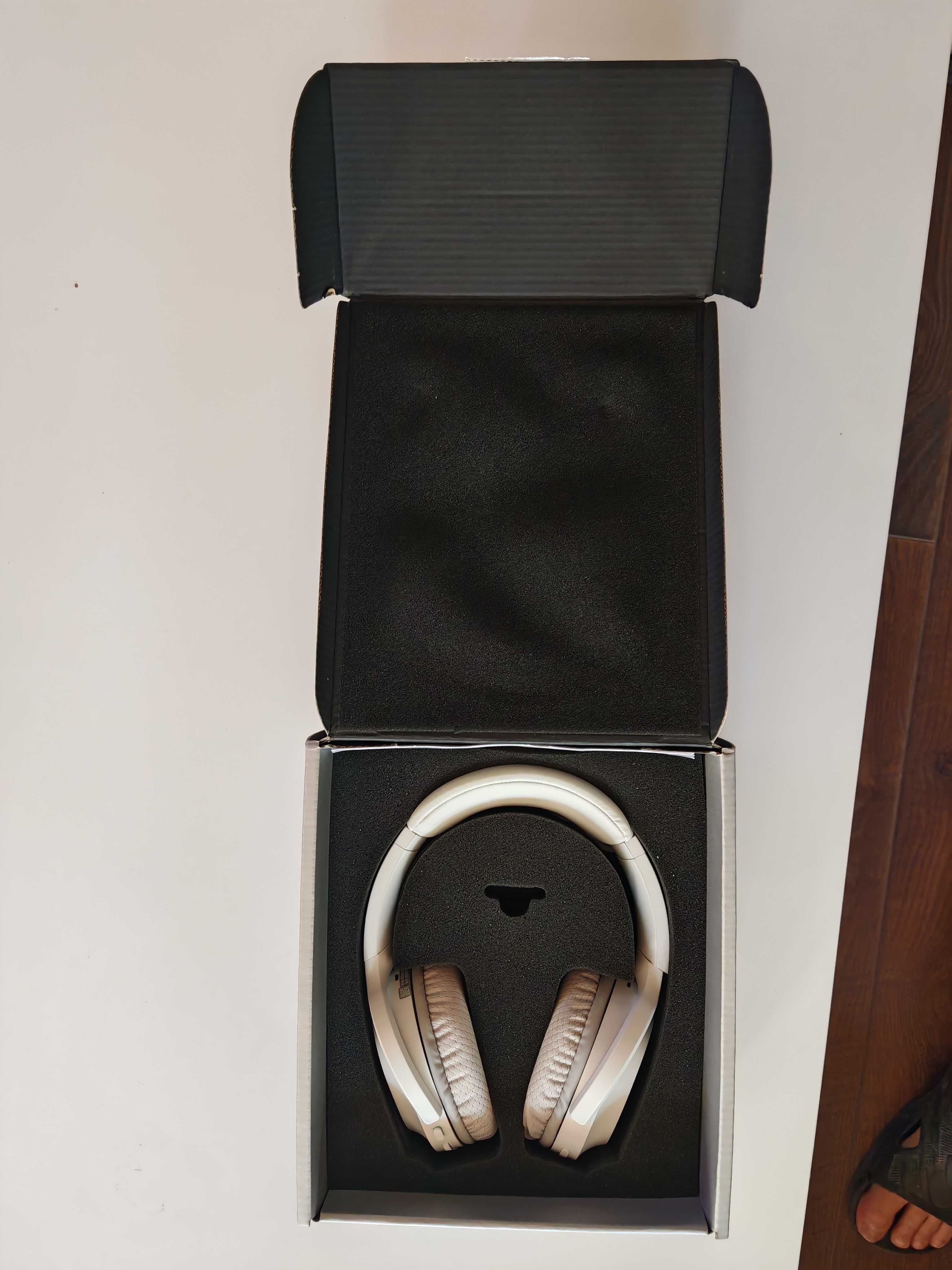 Razer Barracuda, Mercury White