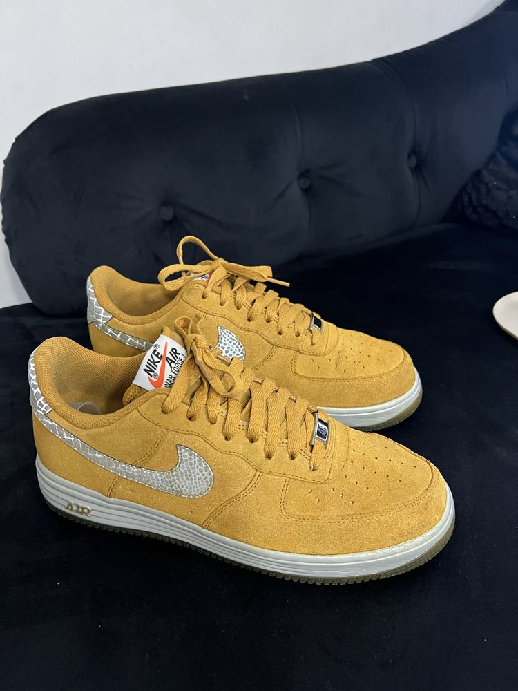 Nike Air Force 1 Lunar Gold