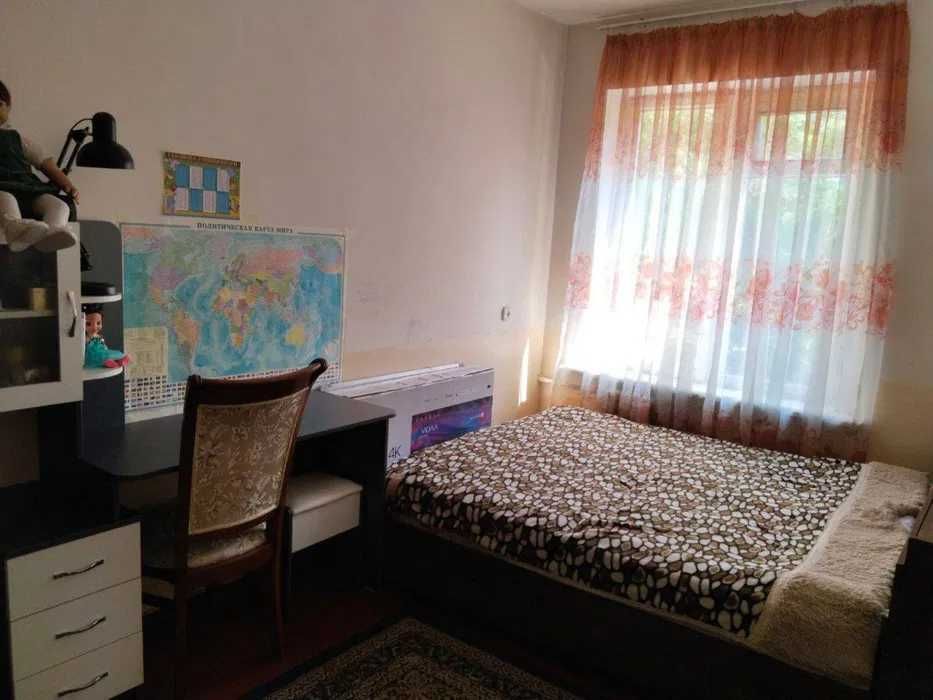 Продается квартира 4 хона 90 м2 срочно сотаман!