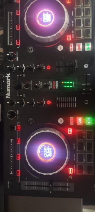 Numark Mixtrack Platinum