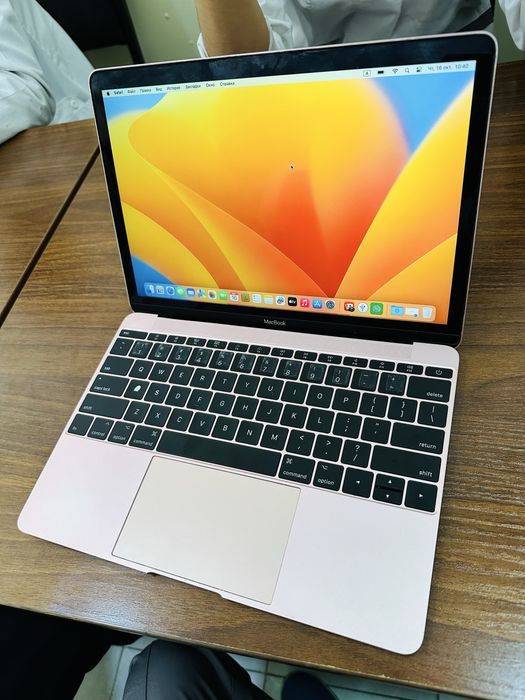 Macbook M3 srochni sotiladi narxi arzon