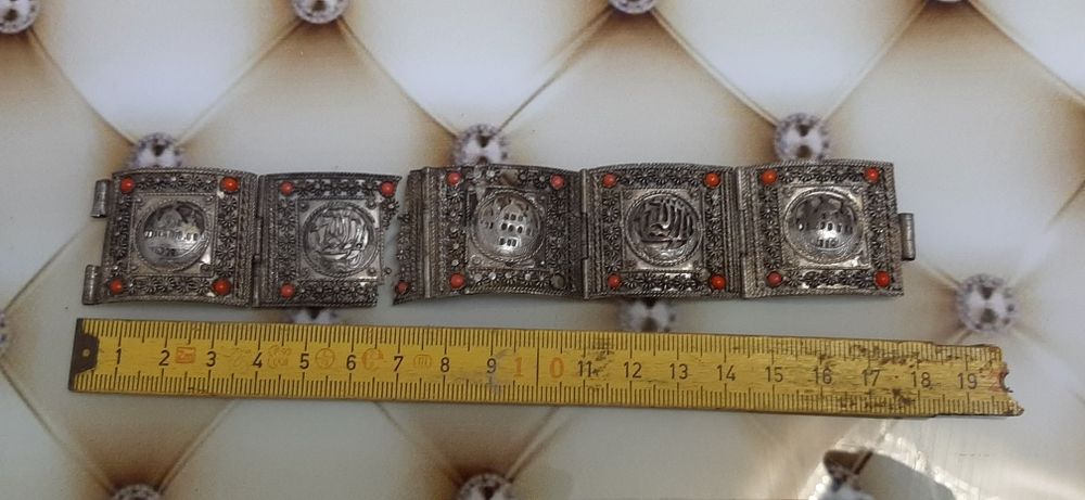 Продават се всичко на куп"стари пафти и ребърни бижута 2.50лв за 1 гра