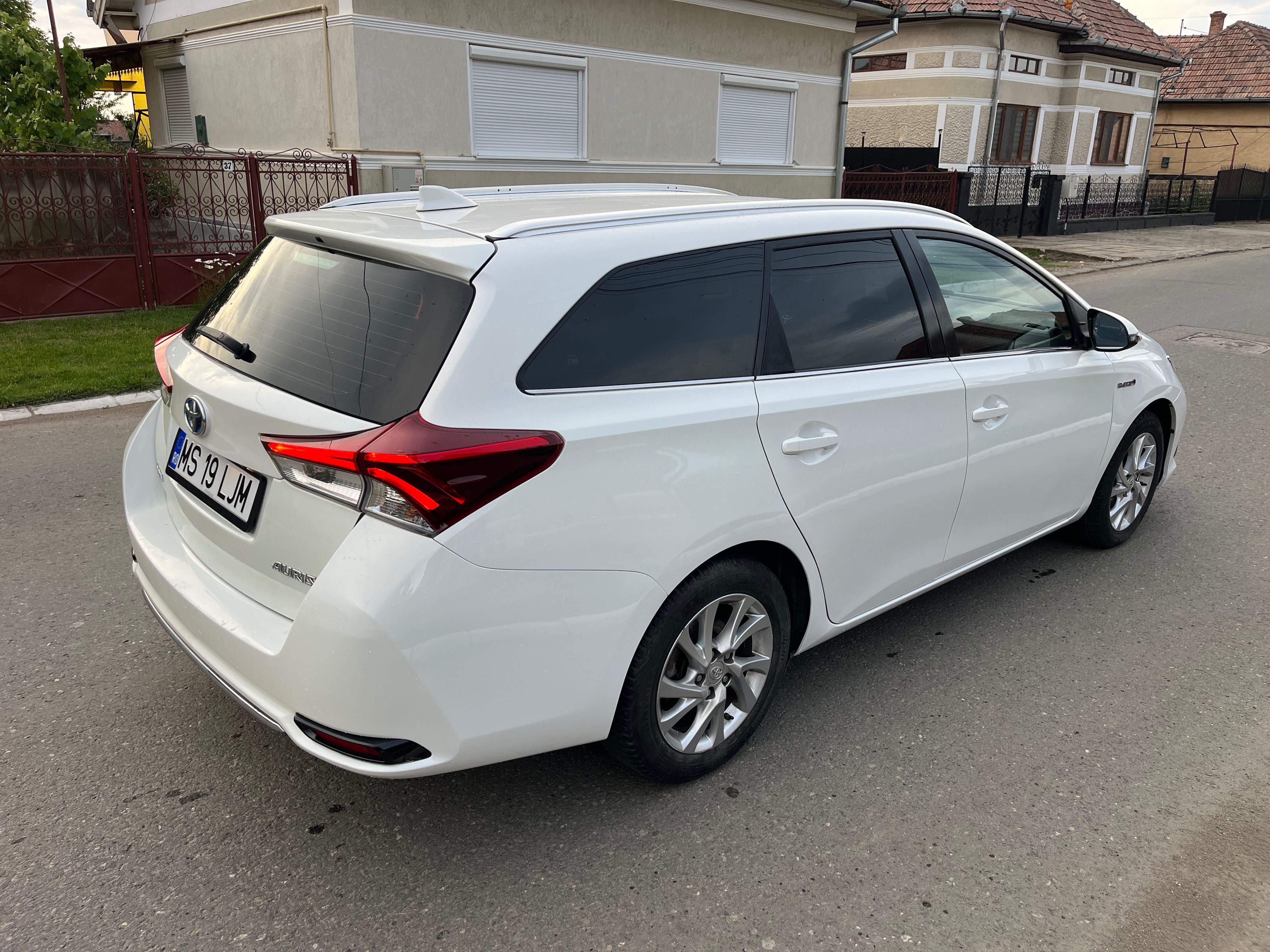 2016 Toyota Auris Hybrid break , 149000 km, proprietar
