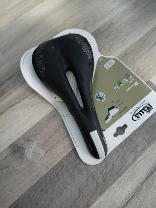 Vând sa bicicleta Selle Italia - noua cu eticheta