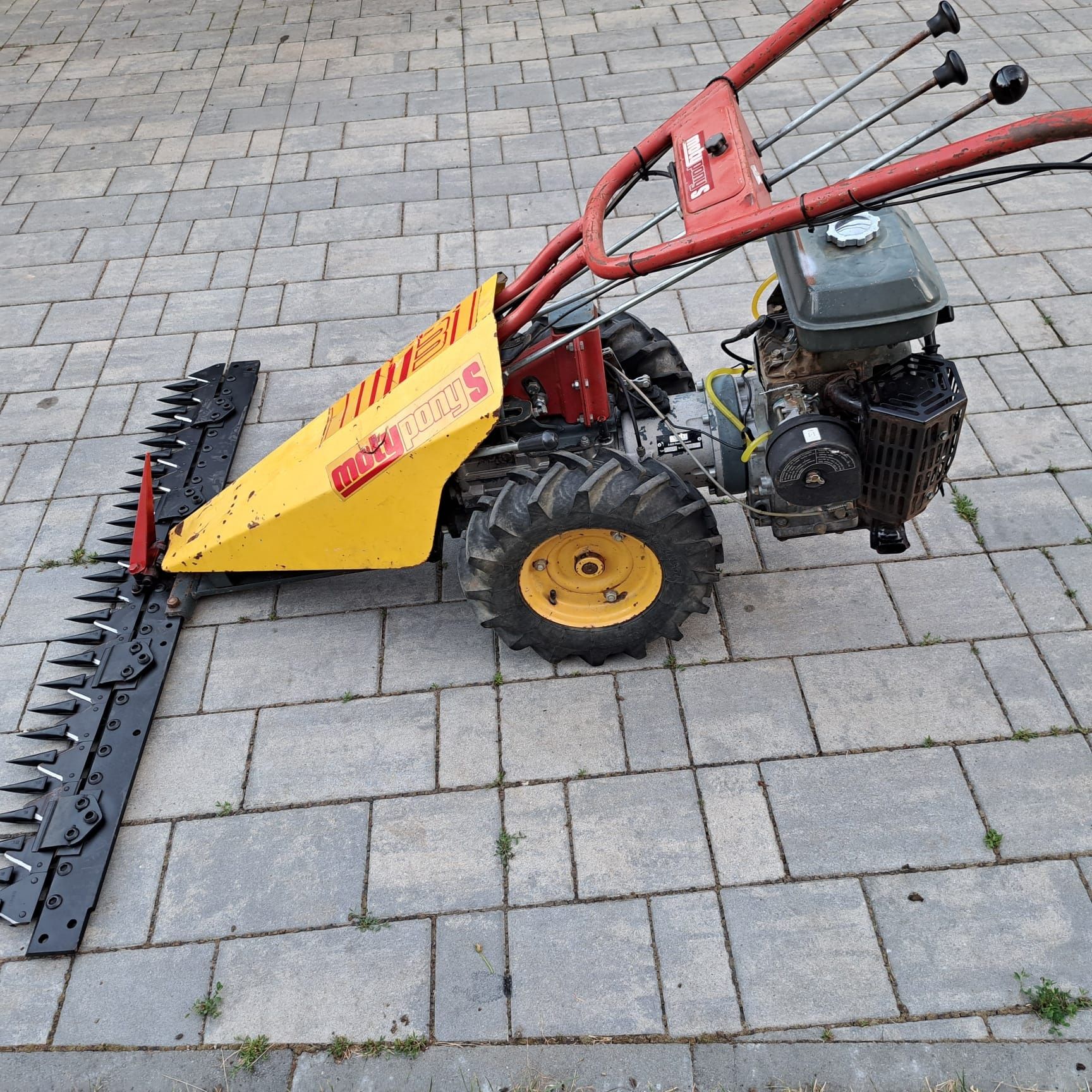 Motocositoare moty pony motor Kubota japonez 300cm³.