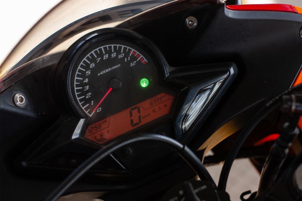 HONDA CBR 125 R IMPECABILA Imp Germania! ( 16 ani A1 CBR YZF Duke )