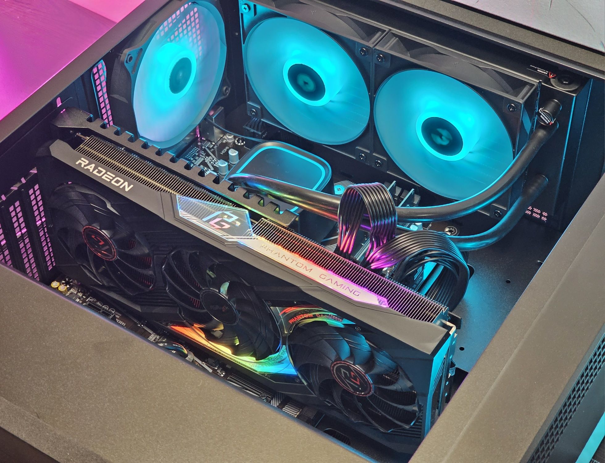 RX 7800XT 16GB/Ryzen 7-7700/RAM 32GB/SSD 1TB/Водно/Чисто Нов+Гаранция