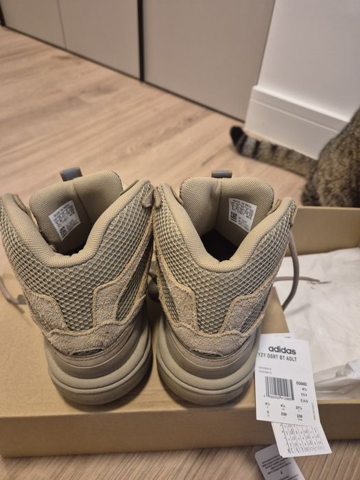 Yeezy dsrt bt rock 37 ⅓