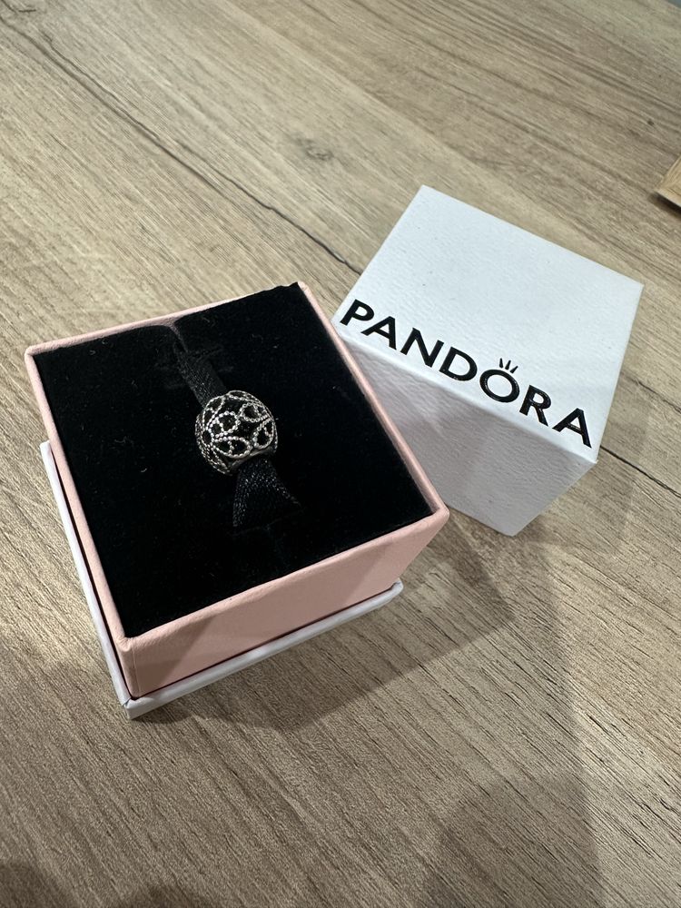 Гривна Pandora