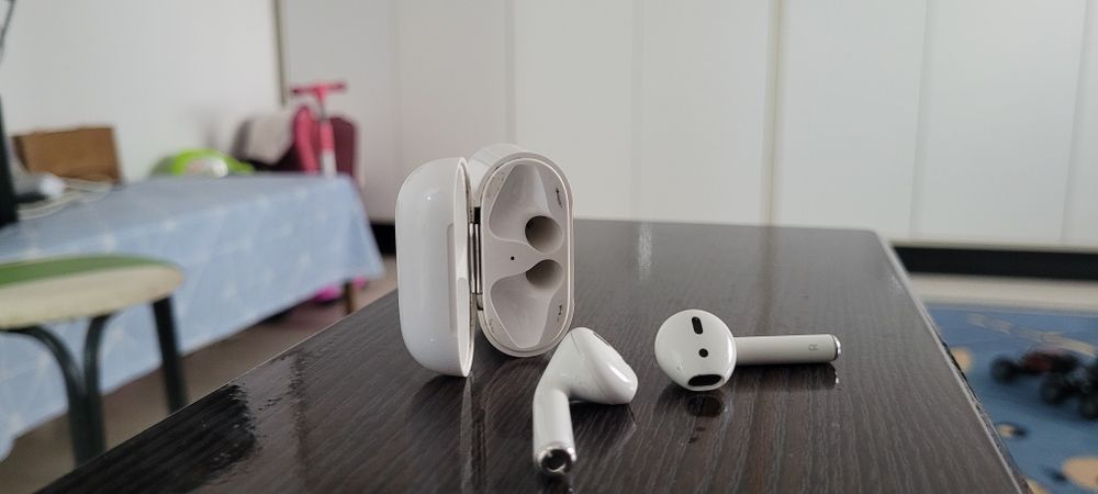 Продам  эйрподс.