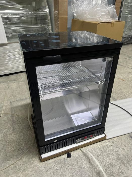 Vitrina frigorifica tip minibar cu o usa