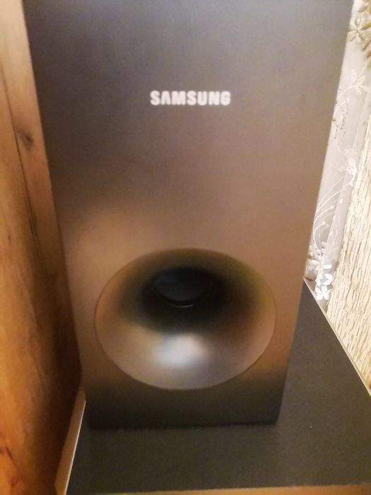 Soundbar Samsung +JBL Subowofer