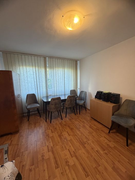 Inchiriez apartament 3 camere