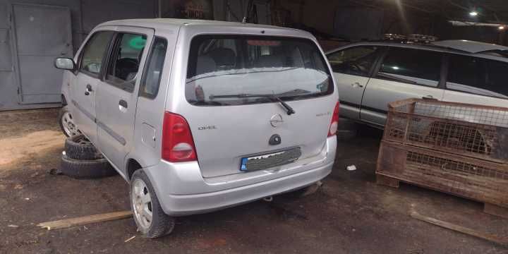 Dezmembrez Opel Agila motor 1.0 1.2 Benzina