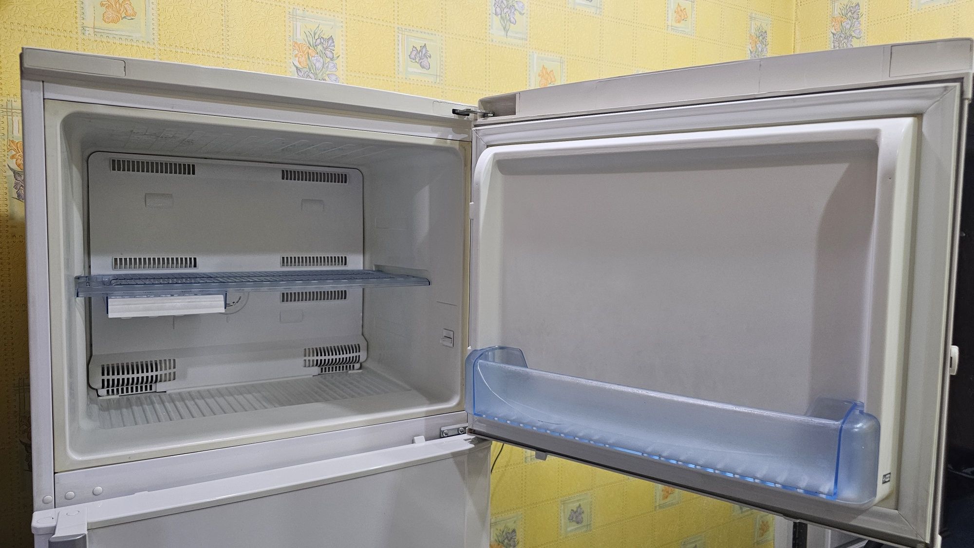 Холодильник Beko DNE 33080