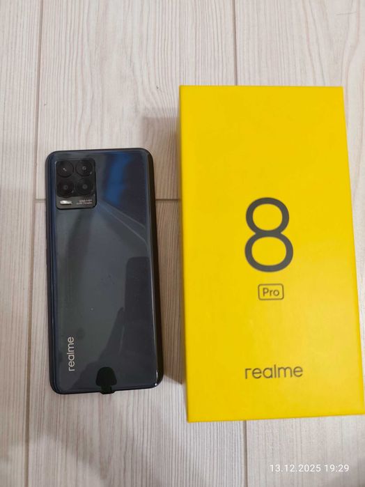 Смартфон Realme 8 Pro