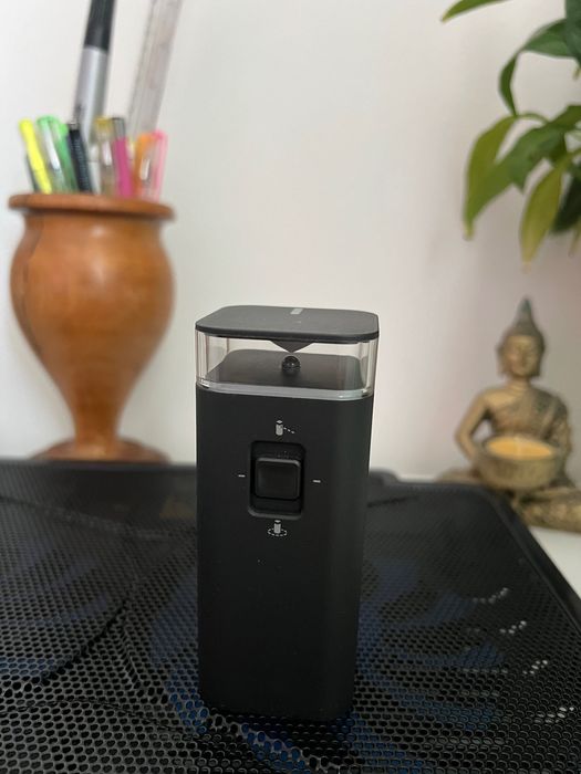 Robot de aspirare iRobot Roomba 696