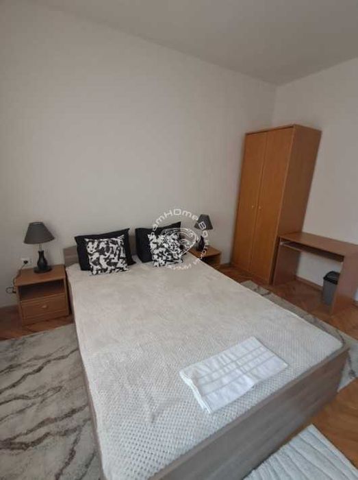 Дава се под наем Четиристаен апартамент в Варна, Център - 1000 кв.м за 1000 € - Снимка #4