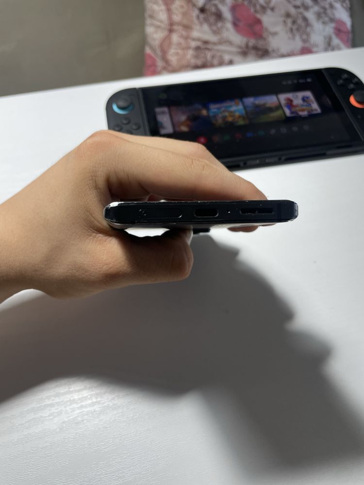 Vand Motorola Edge 30 Ultra, model 256gb si 12 ram