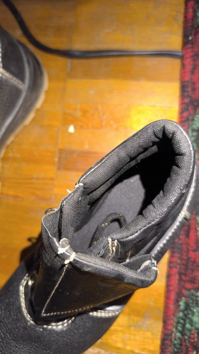 Oyoq kiyim sotiladi 39 razmer