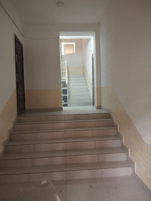 Двухкомнатная квартира в центре дёшево сдаю