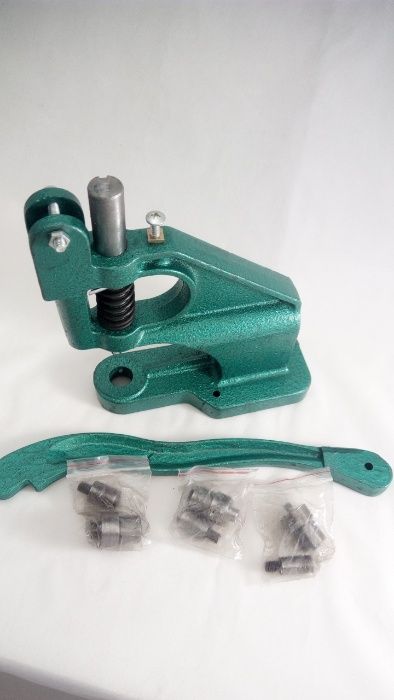 ИЗЧЕРПАНА преса за капси, матрици, перфоратор, кожарски