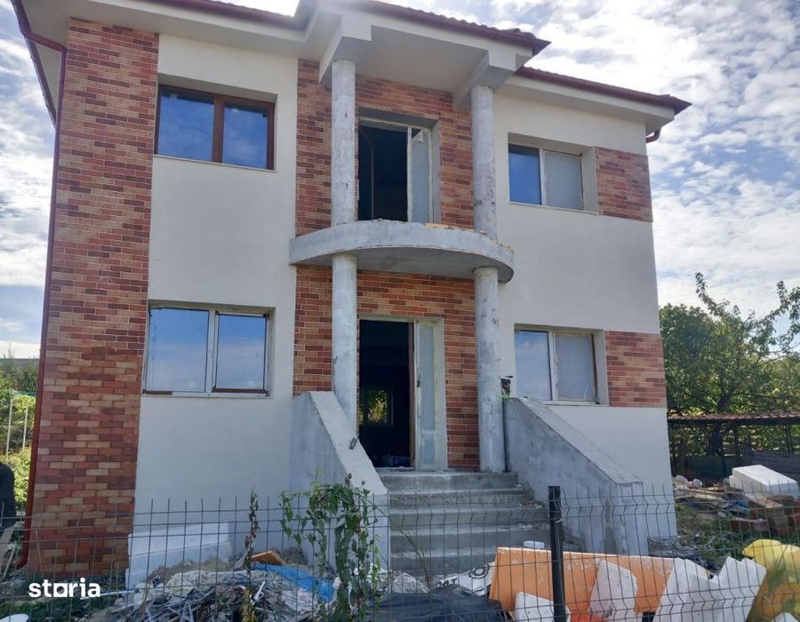 Casa individuala, 4 camere, semifinisat, teren 400mp, zona Dezmir