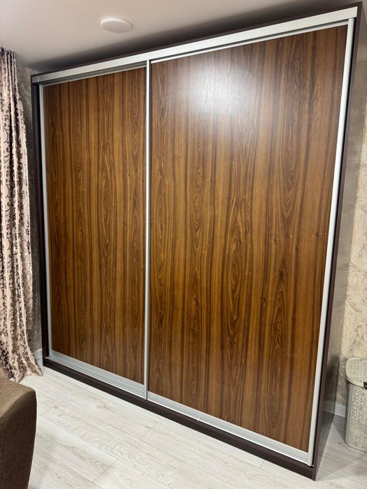 Шкаф-купе б/у отл сост 20 тыс тенге