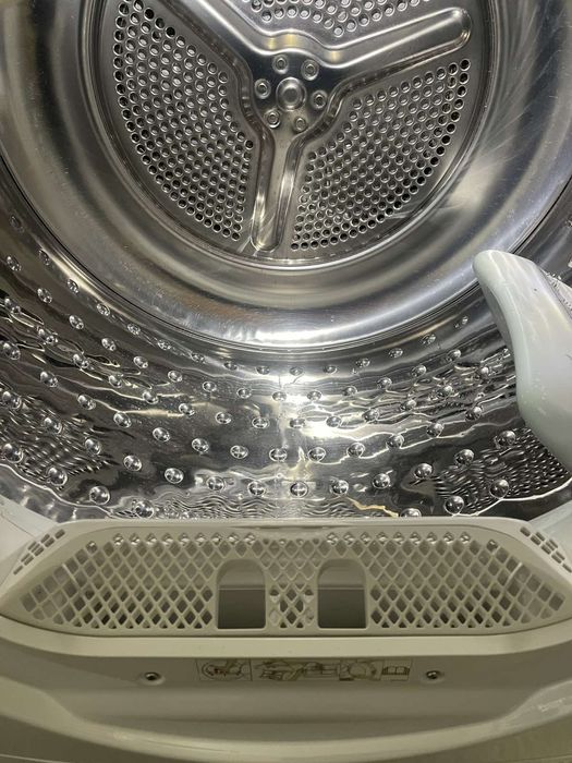 Сушилня SHARP, 8 кг. Неразличима от нова!
Кондензационна - събира вода