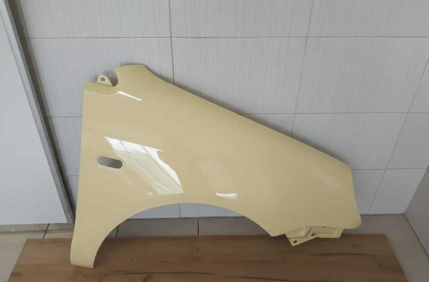 Aripa Fata Dreapta VW Polo 5 V 9N 2002-2005 (LA1D (Galben))