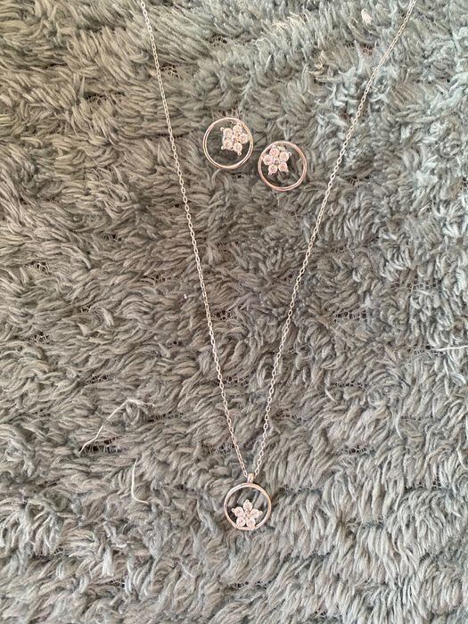 Чисто нов сребърен комплект