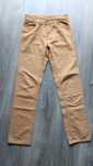 Vând blugi
Ba basic maro 38/28
New Sky 31 gri închis 
Skinny & denim g