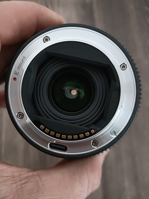 Sirui 40mm t1.8 1.33x E Mount Nou