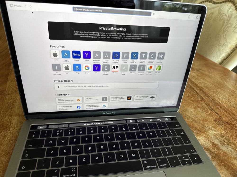 Macbook pro 13 touchbar A1706. (2016)