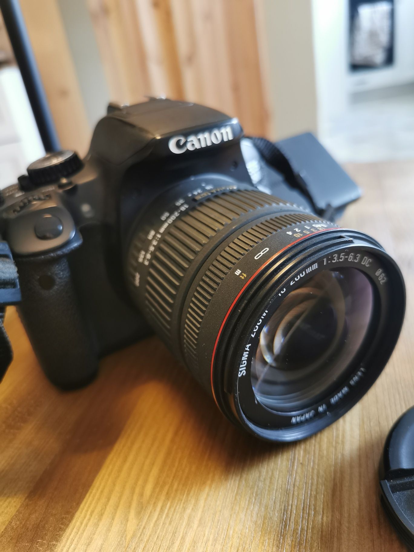 Зеркальная камера Canon eos 650d