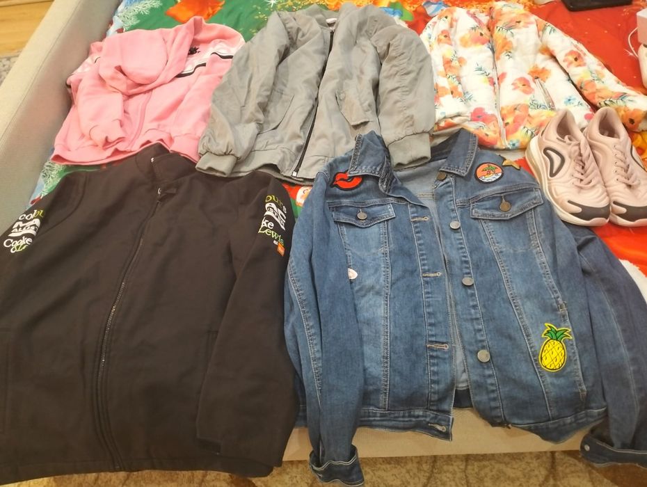 Haine copii – jachete, hanorac, geacă și adidași