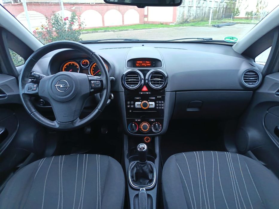 Opel corsa 1.4 Benzină 2011 euro 5