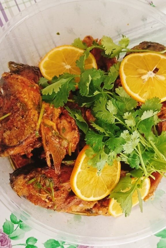 Вкусная жареная рыба