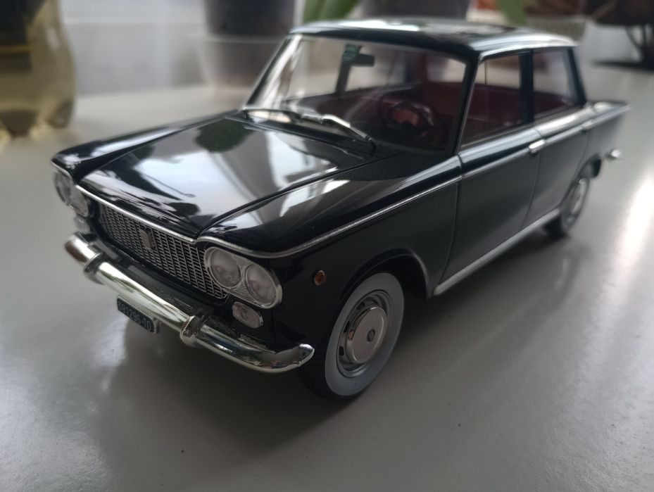 Macheta Fiat 1300 1/18 laudo racing