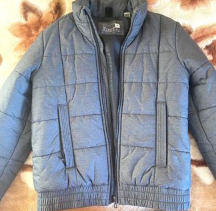 Продам куртку adidas оригинал.