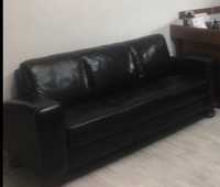 Продам кожаный черный диван