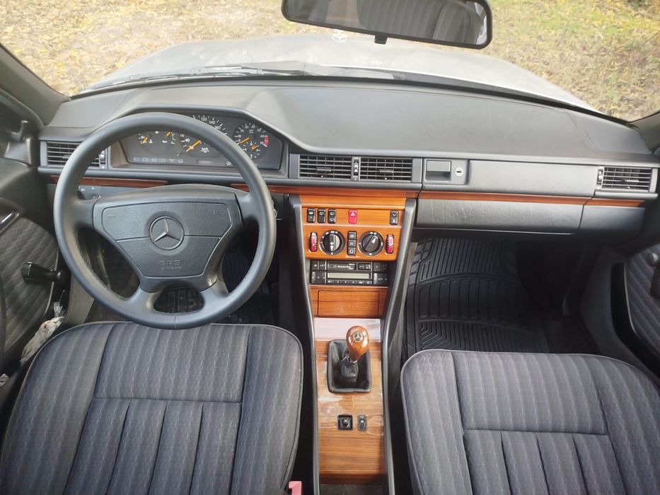 Mercedes Benz W124 230TE Atestat Vehicul Istoric