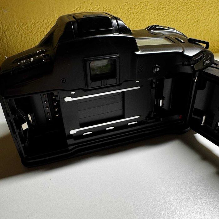 Сameră analogică Minolta Dynax 7Xi de 35mm
