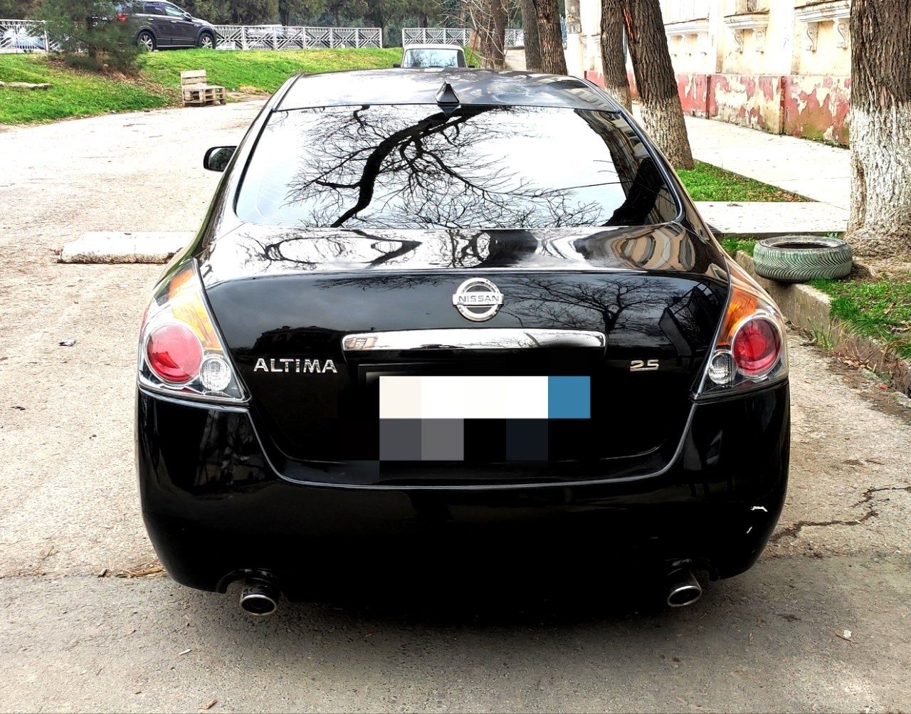 Nissan altima sotiladi