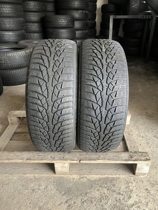 2 anvelope de iarna 215/55/17 nokian!