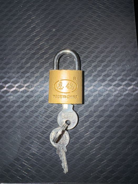 Замок для чемодана