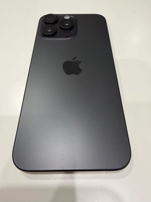 Iphone 15 PRO MAX baterie 100%