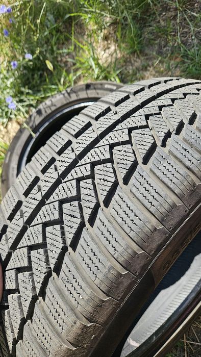 Vând 3 anvelope Continental -WinterContact 235/ 55 R18 M+S